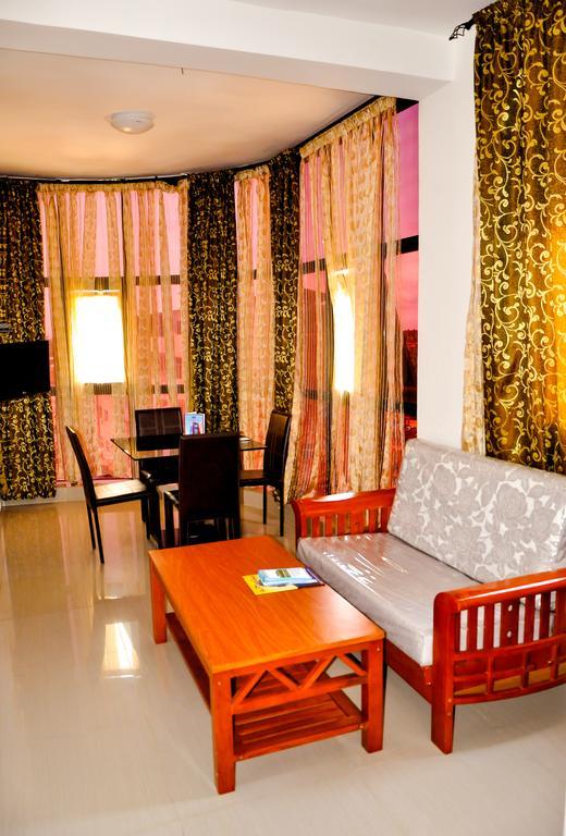 Guest House Lumen Ломе Экстерьер фото