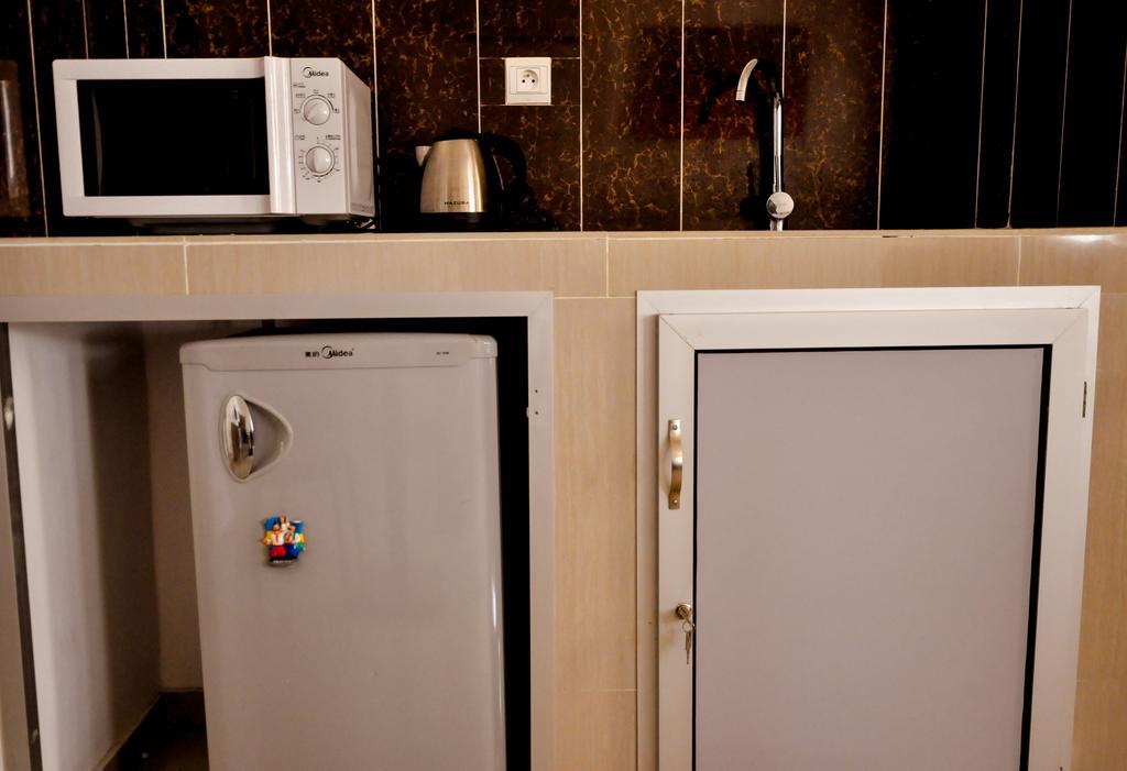 Guest House Lumen Ломе Экстерьер фото
