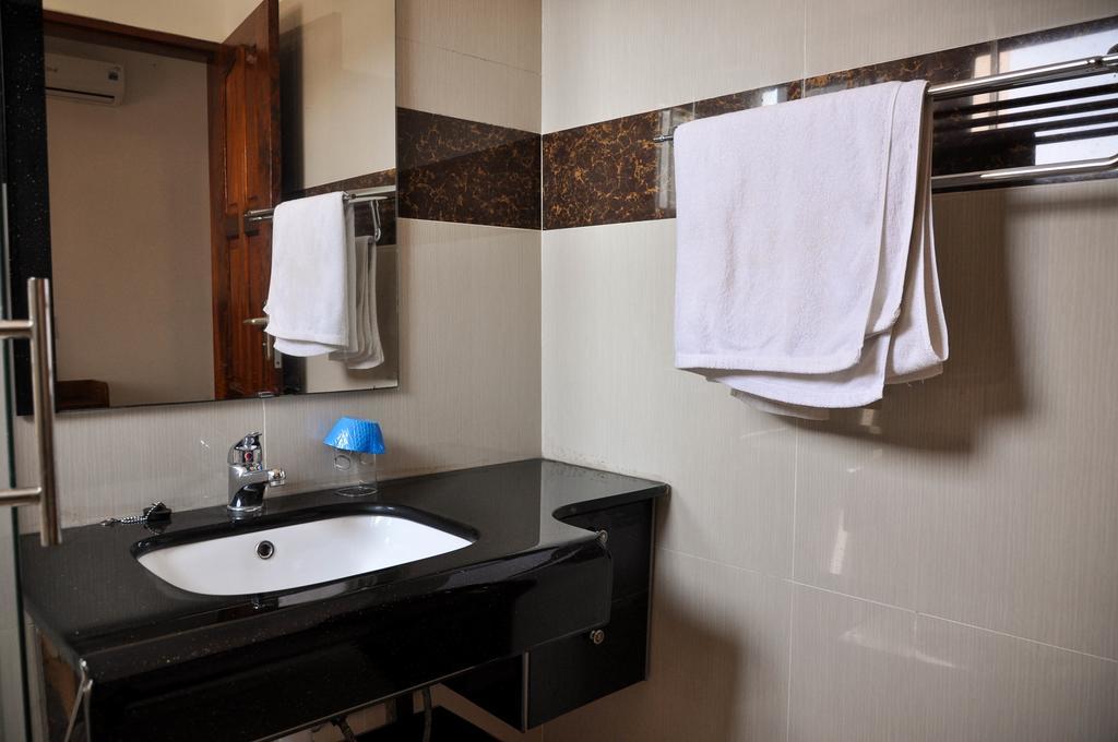 Guest House Lumen Ломе Экстерьер фото