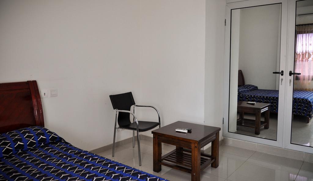 Guest House Lumen Ломе Экстерьер фото